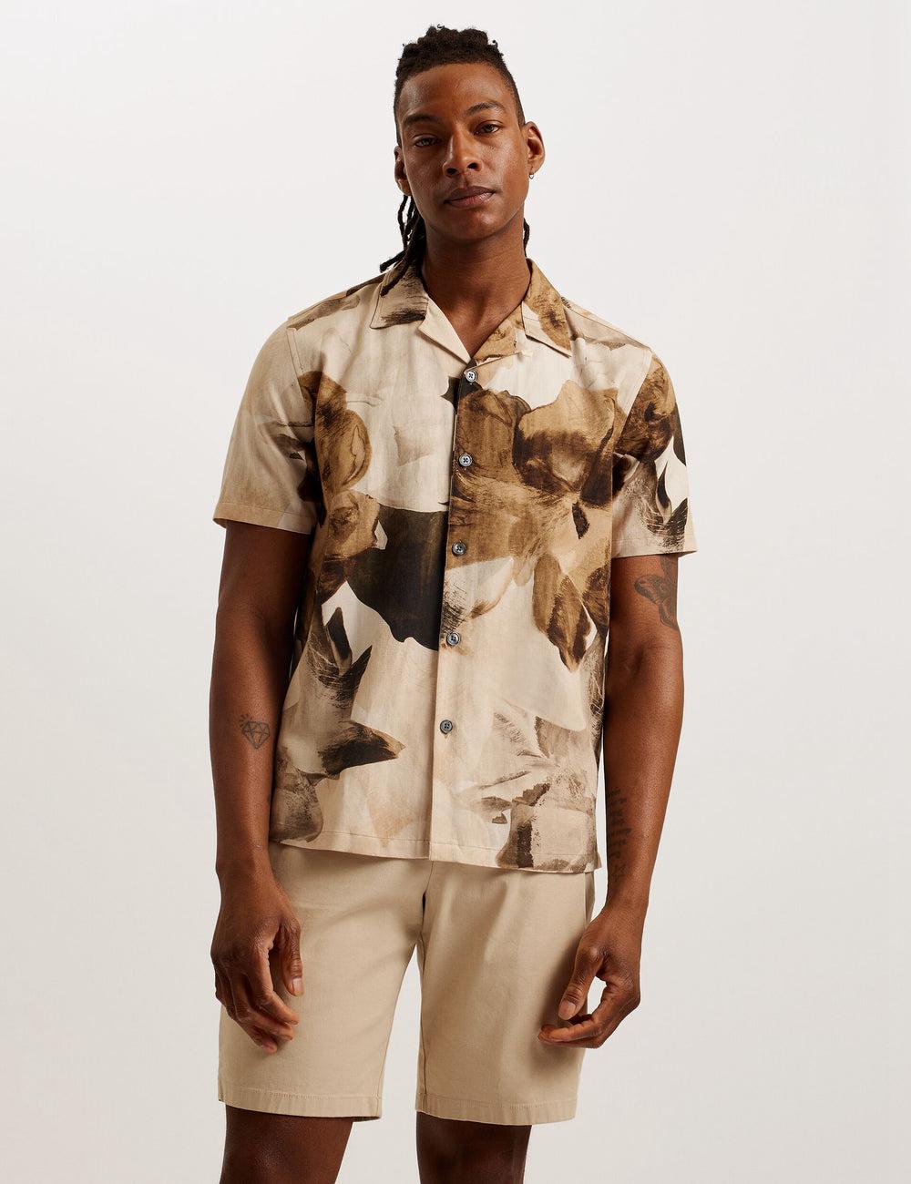 Men Ted Baker HENRIS - Short Sleeve Relaxed Floral Print Casual Shirts Ecru | India  OHXE-67102