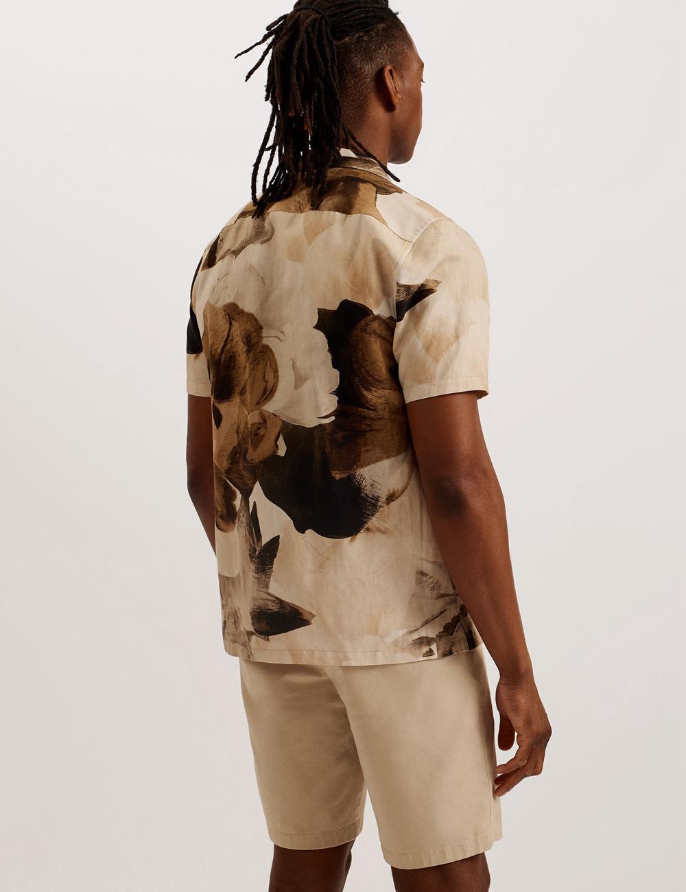 Men Ted Baker HENRIS - Short Sleeve Relaxed Floral Print Casual Shirts Ecru | India  OHXE-67102