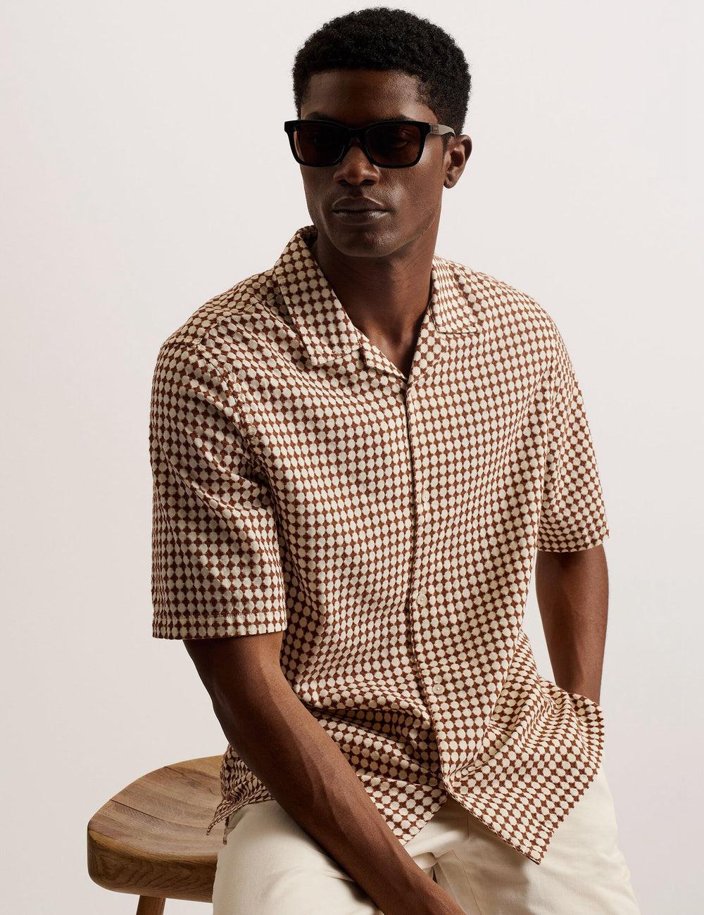 Men Ted Baker OISE - Textured Grid Cotton Short Sleeve Casual Shirts Brown | India  YBKW-60749