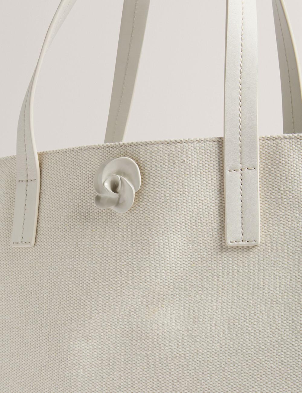 Women Ted Baker AUDOS - Rose Detail Wide Canvas Tote Bags Ecru | India  FANS-89216