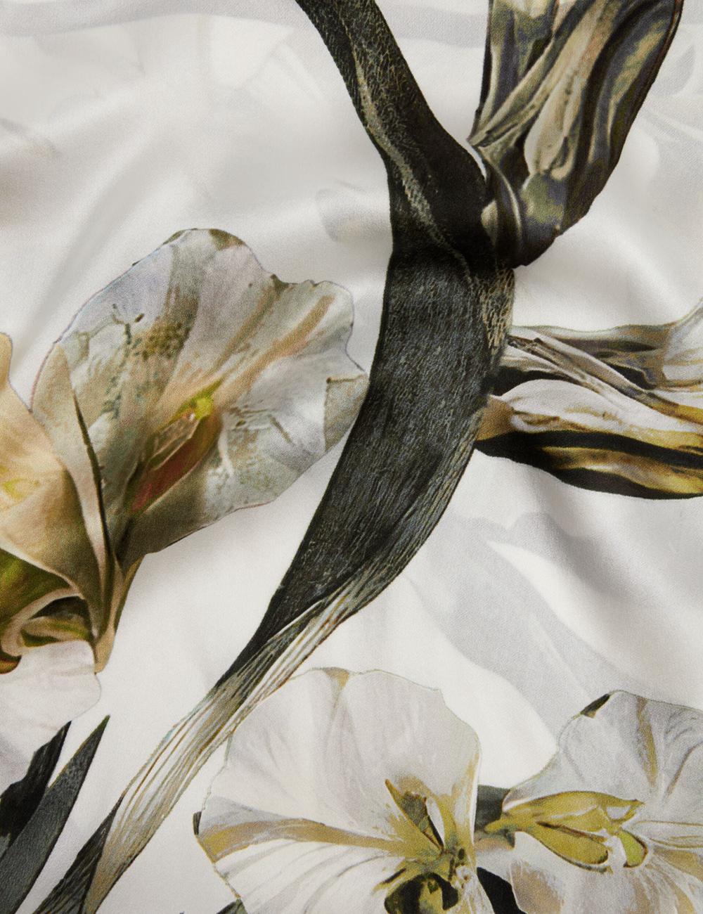 Women Ted Baker IRISSI - Floral Graphic Print Square Silk Scarves Ecru | India  LKAJ-06943