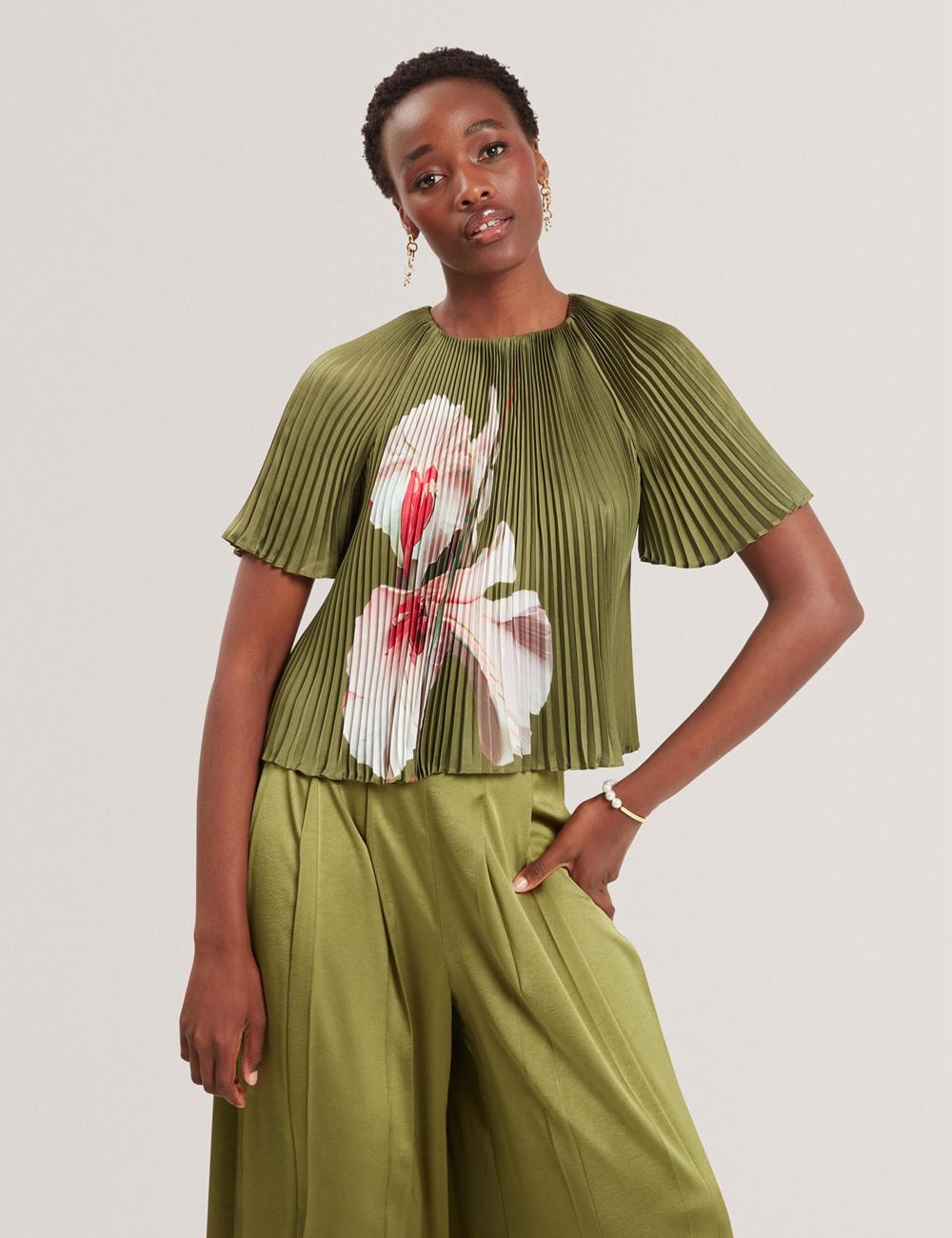 Women Ted Baker LIONAA - Floral Graphic Pleated Satin Short Sleeve Blouses Green | India  VQMZ-60394