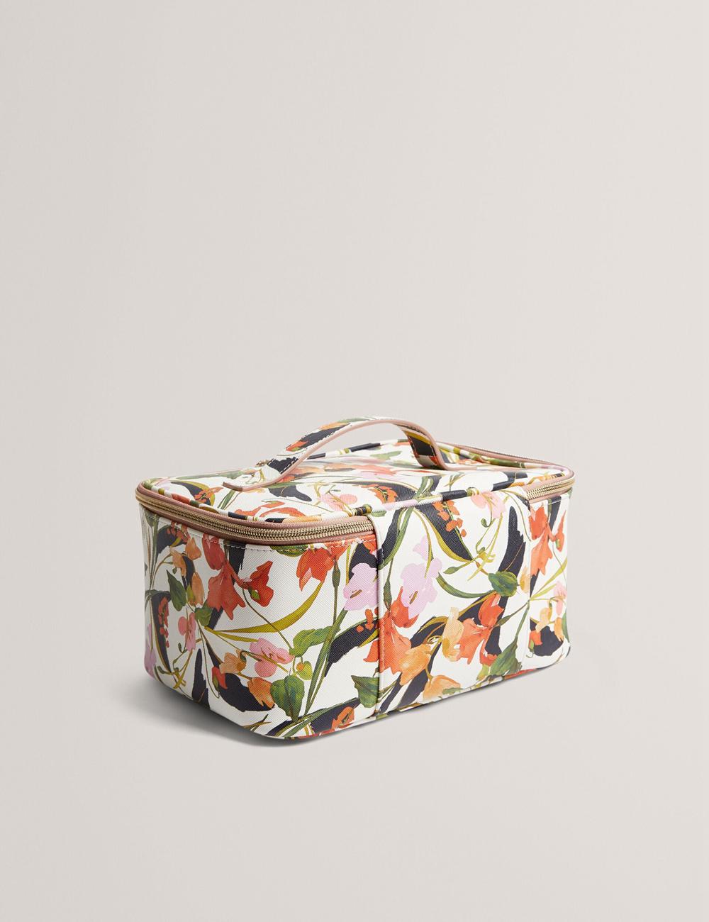 Women Ted Baker LOUISII - Floral PU Top Handle Large Wash Bags Nat-White | India  GHFK-71856