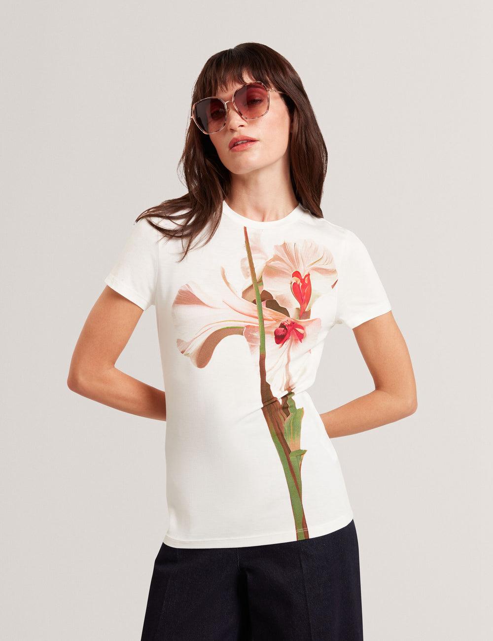 Women Ted Baker MEELIEE - Floral Graphic Fitted Crew Neck T-Shirts Nude-Pink | India  NJBU-67314